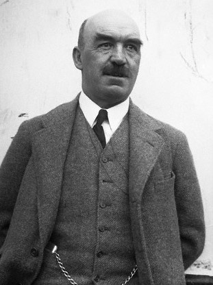 Dr. Alister MacKenzie